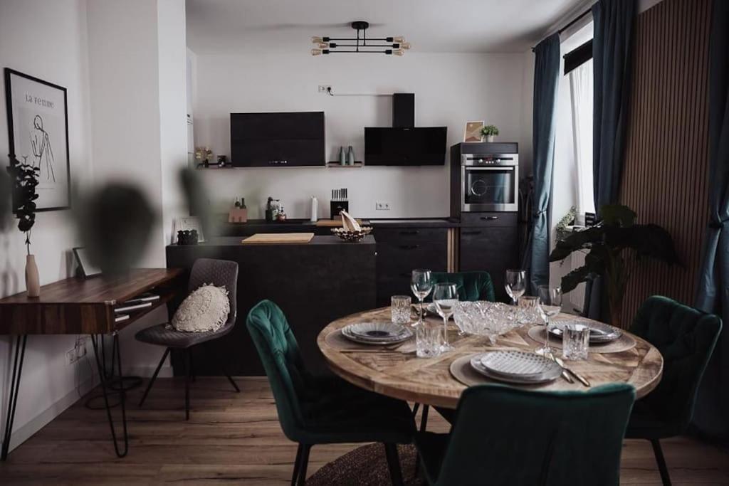 Cozy Dreams: Deluxe 2-Zimmer-Apartment -Kueche Norimberk Exteriér fotografie